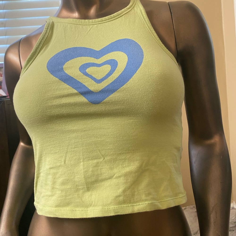Motel halter cut top